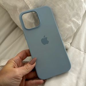 iPhone 14 Pro Max Silicone Case with MagSafe - Sky